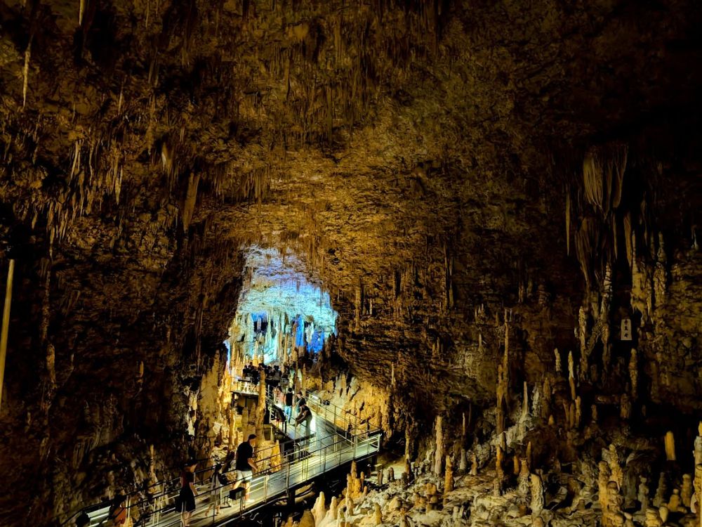 おきなわワールド 鍾乳洞 玉泉洞 内部 通路