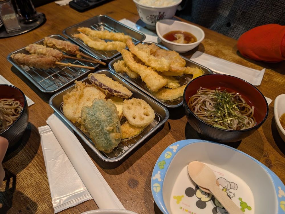 天ぷらのやま 箕面本店の揚げたててんぷら